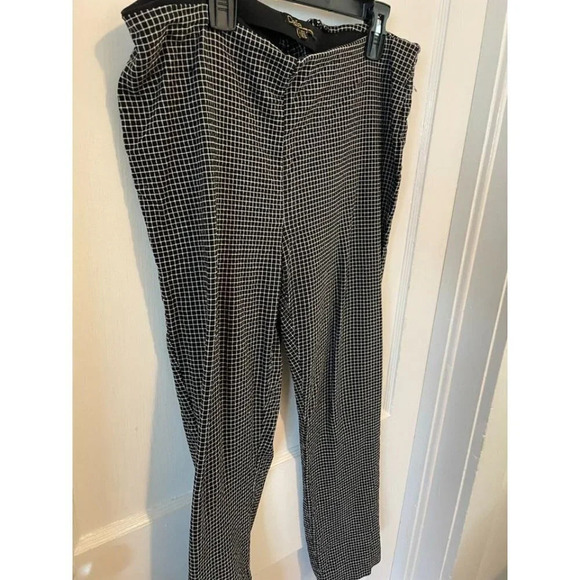 Dalia Women's size 8 Black & White Checkered Pants - Picture 2 of 7